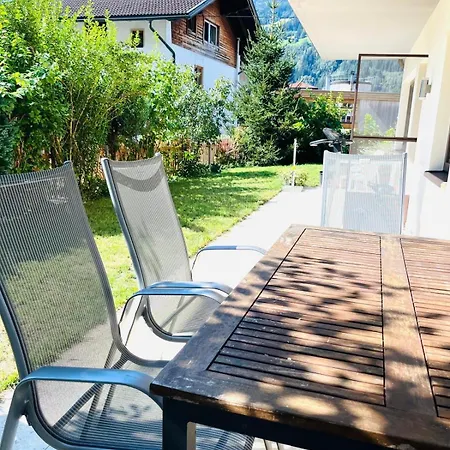 Apartment Maisonette Adelrun *