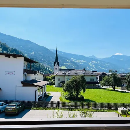 Apartment Maisonette Adelrun *