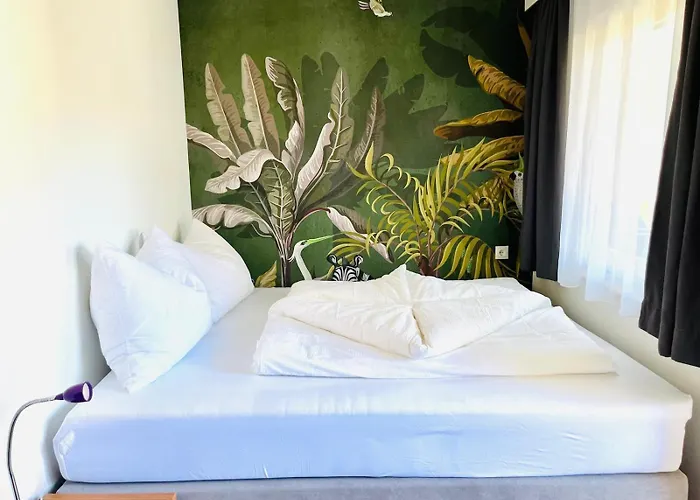 Maisonette Adelrun شقة *